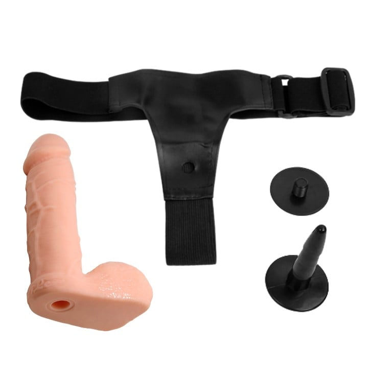 17.5 cm cm belden bağlamalı gerçekçi strap-on yakın plan Moonette