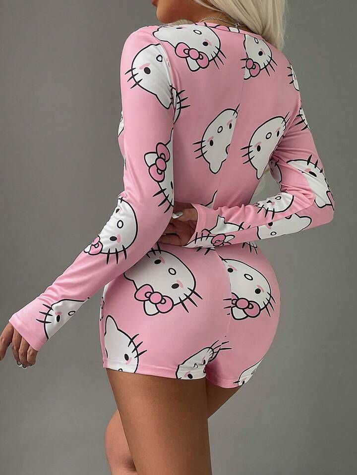 Önü Düğmeli Şortlu Hello Kitty Desen Detaylı Şirin Tulum Gecelik