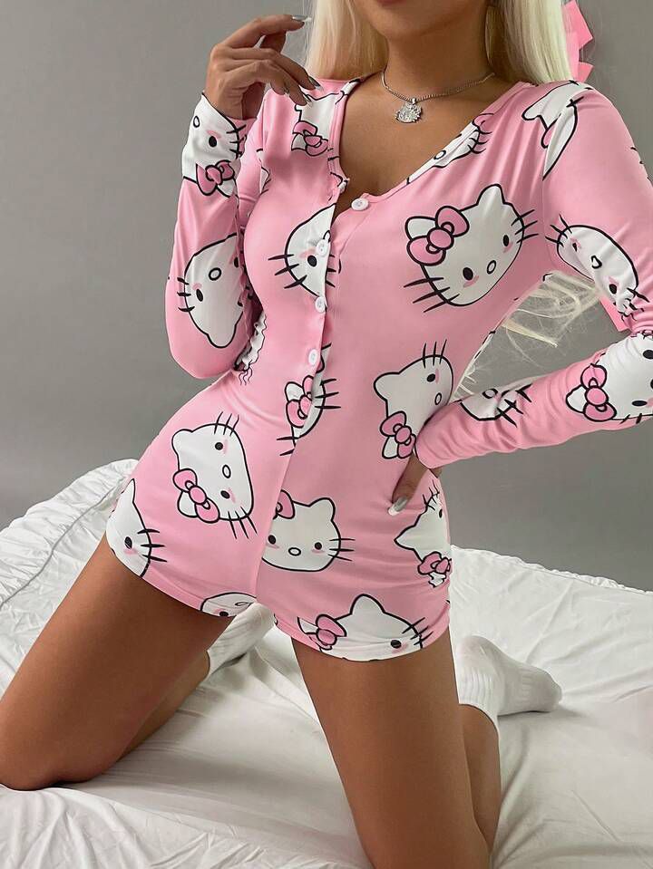 Önü Düğmeli Şortlu Hello Kitty Desen Detaylı Şirin Tulum Gecelik